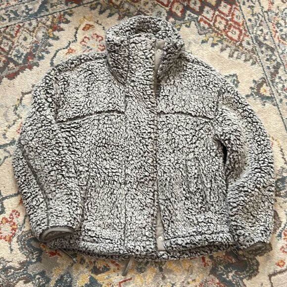 NWT Abercrombie Cinched Cocoon Sherpa Full-Zip LIGHT GREY XS - Picture 3 of 5